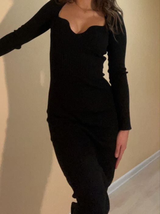 Чорна сукня H&M міді розмір S