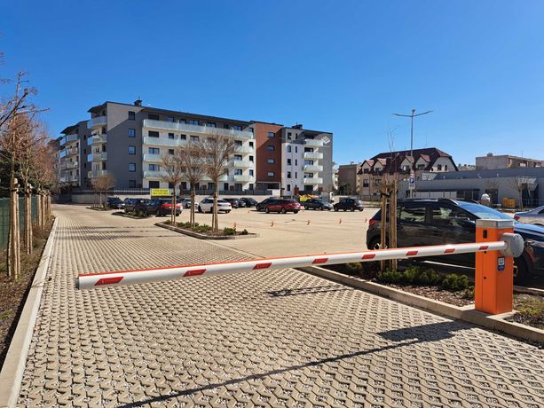 Miejsce postojowe na sprzedaż  oś. Ogrody Leszno