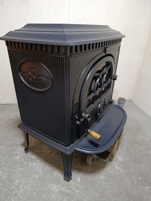 Jotul 8 kominek żeliwny piec koza