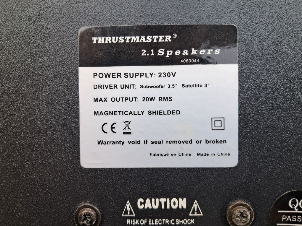 Sistema de som Thrustmaster 2.1