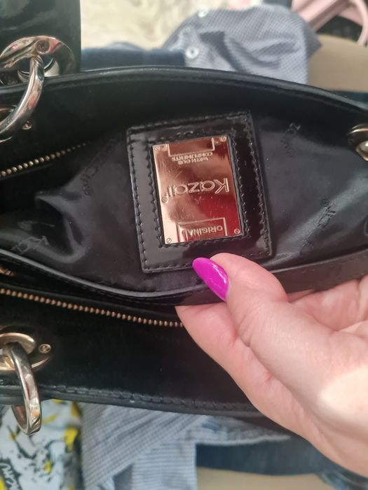 Czarna lakierowana torebka Kazar w bardzo dobrym stanie