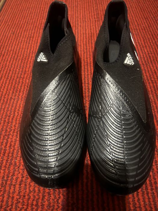 Бутсы adidas безшнуровка