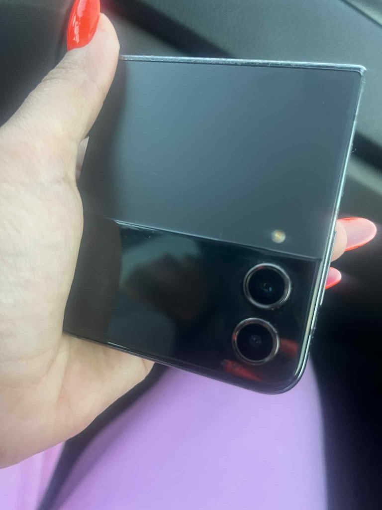 Samsung Z Flip 4 idealny gwarancja