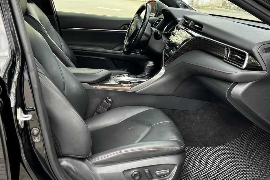 Продам Toyota Camry 2019