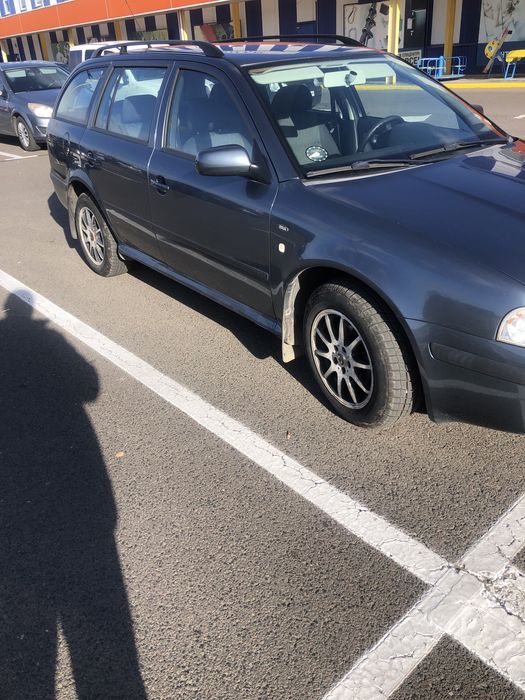 Шкода Октавія Тур,1'6 Бензин.