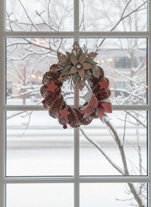 Świąteczny wieniec handmade – magia świąt, eleganckie ozdoby, eko-łoza