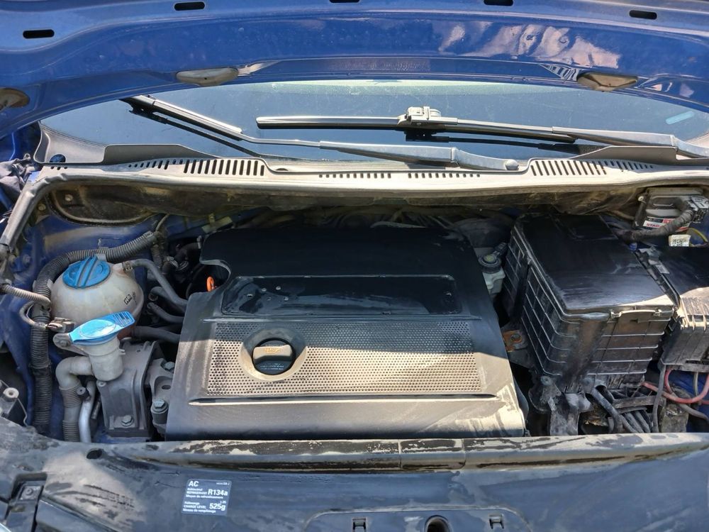 volkswagen caddy 2004