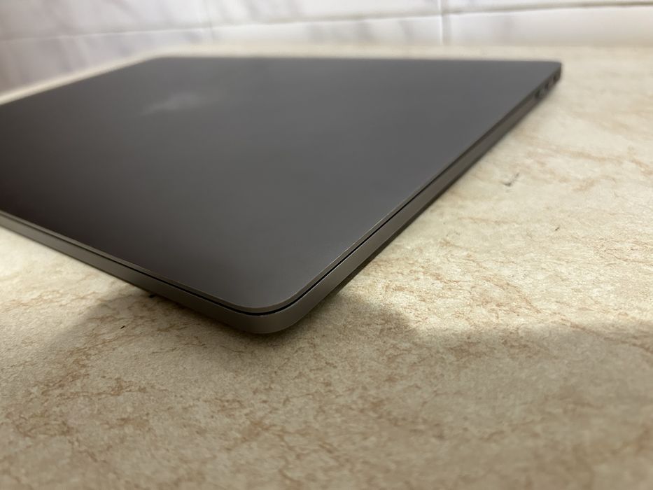Macbook Pro 15 1tb, 2017г