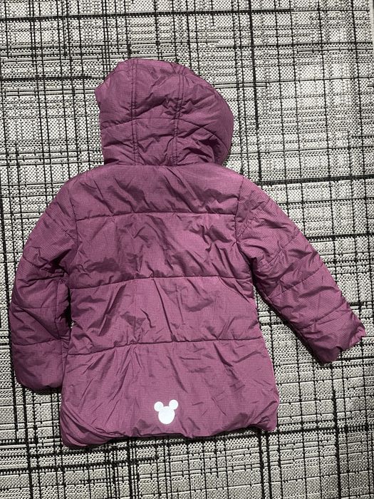 Куртка на дівчинку