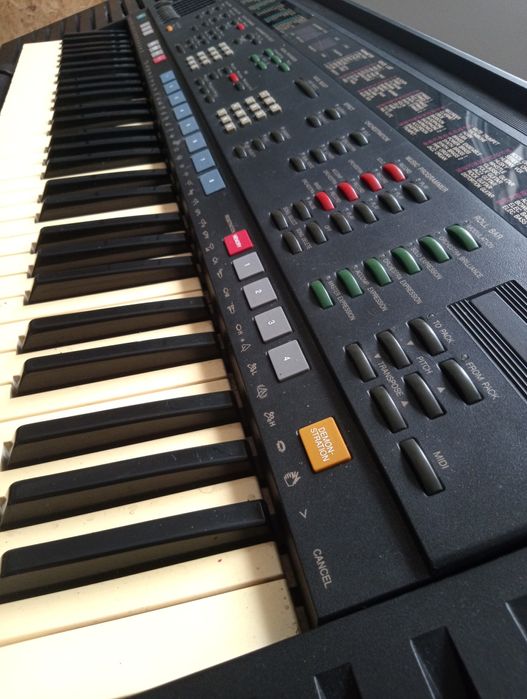 Yamaha PSR-4500 PCM/FM