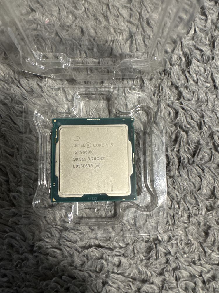 Продам i5 9600K