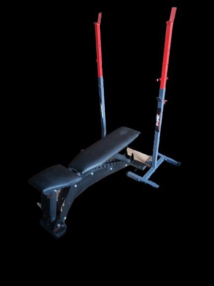 Sprzedam ławkę regulowaną  z stojakami