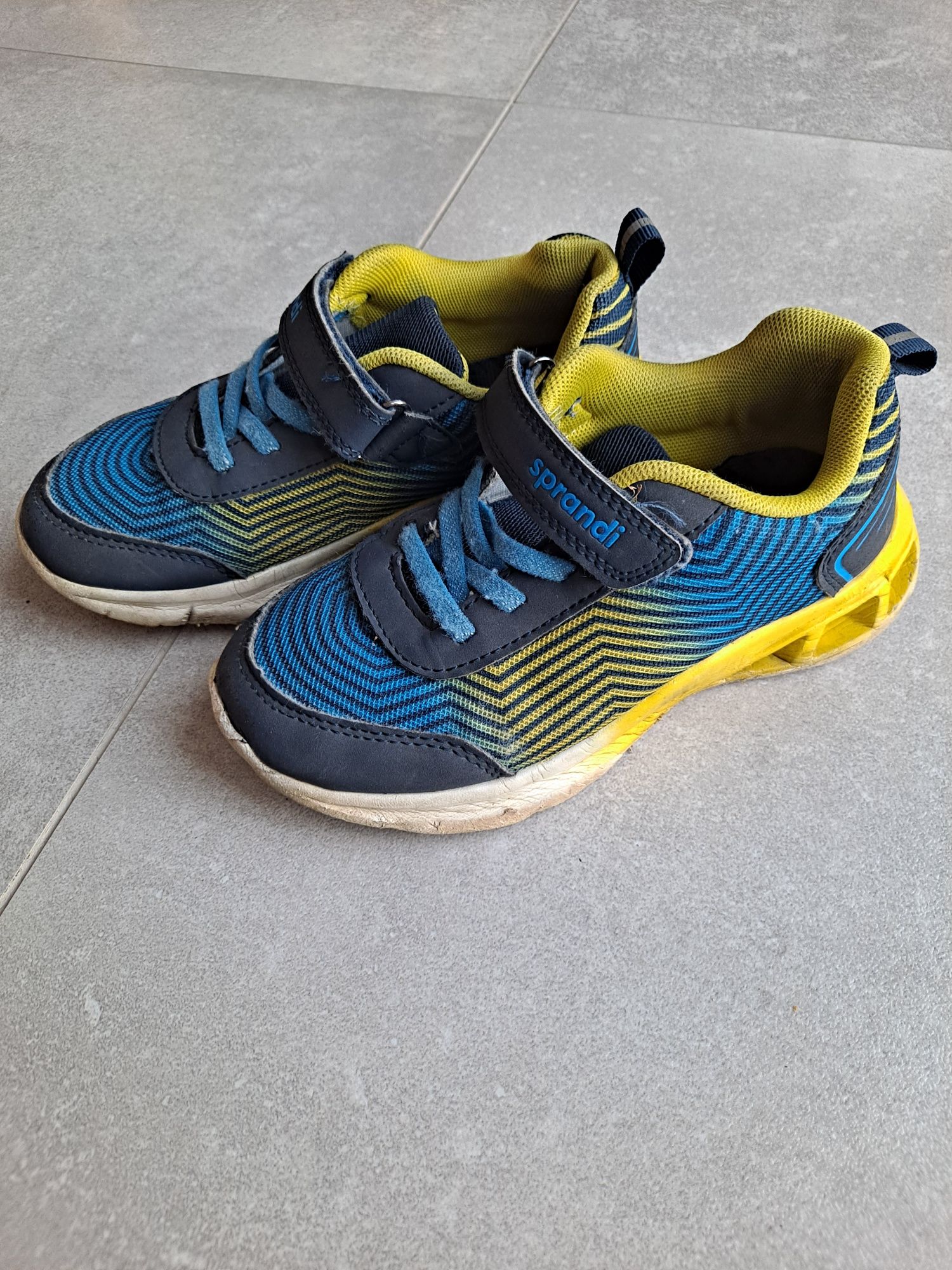 Adidasy Sprandi 30