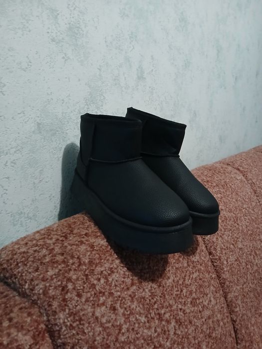 Нові жіночі зимові угги ботінки