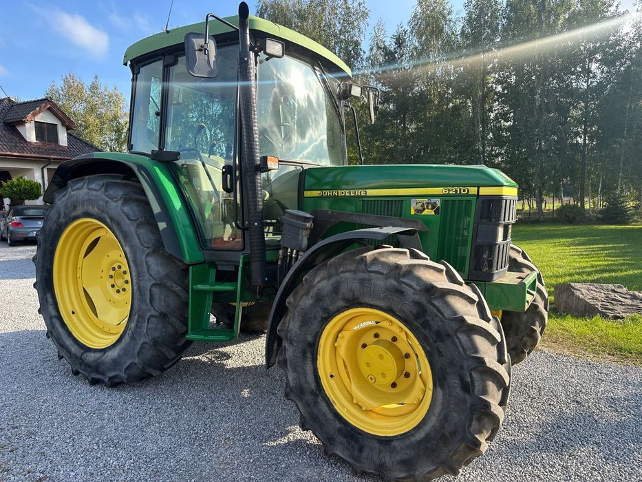 Ciągnik John Deere 6210