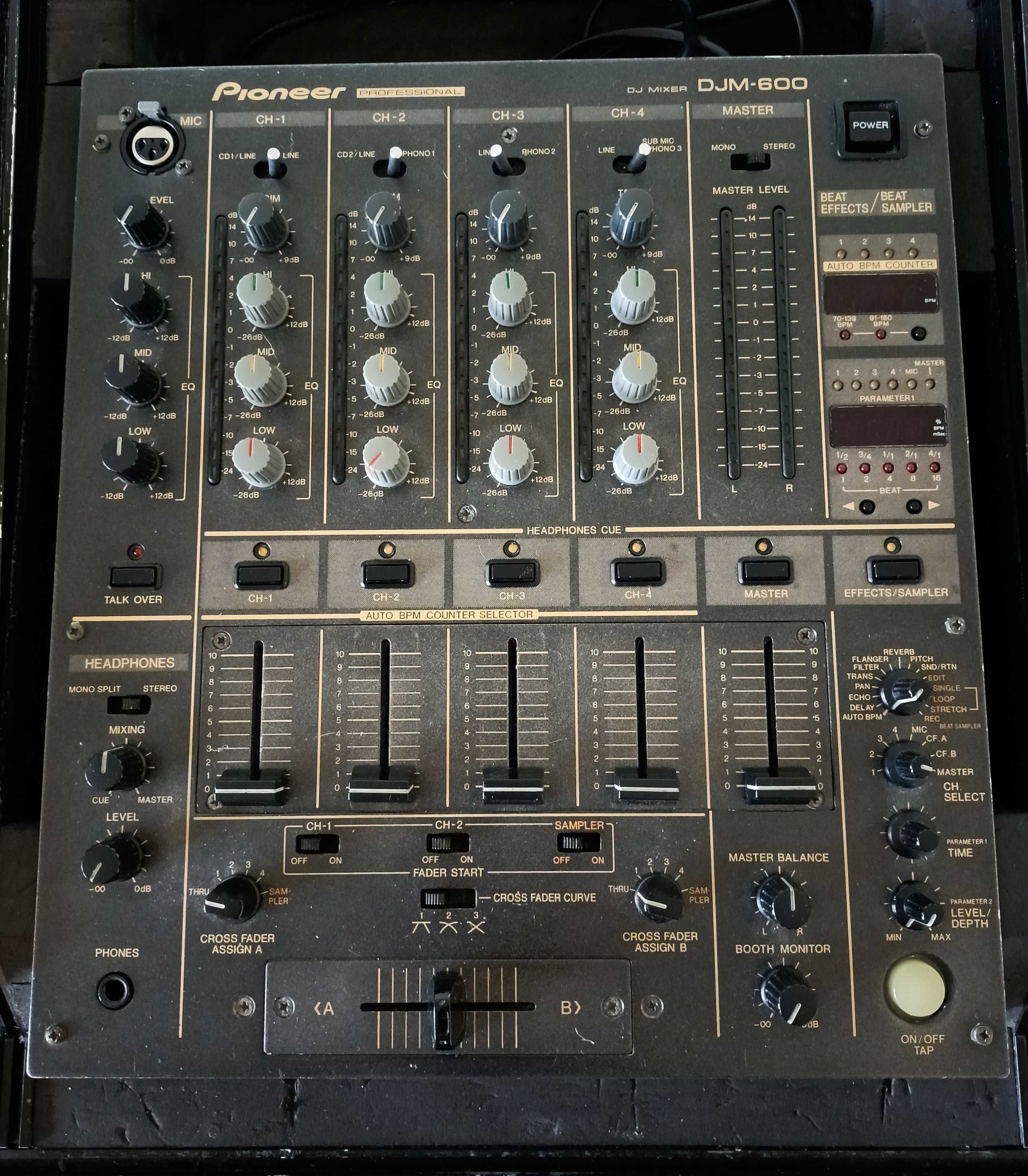 Konsola Pioneer: 1x DJM-600 + 2x CDJ-400 (+case)