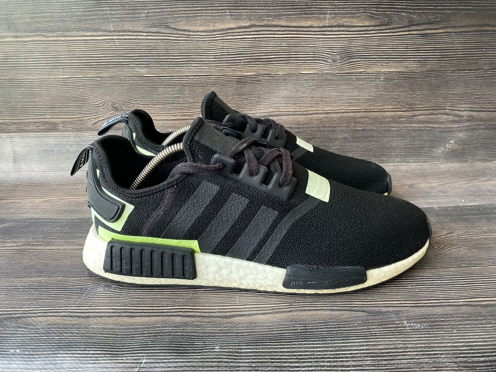 Кросівки Adidas NMD R1 44 2/3 р