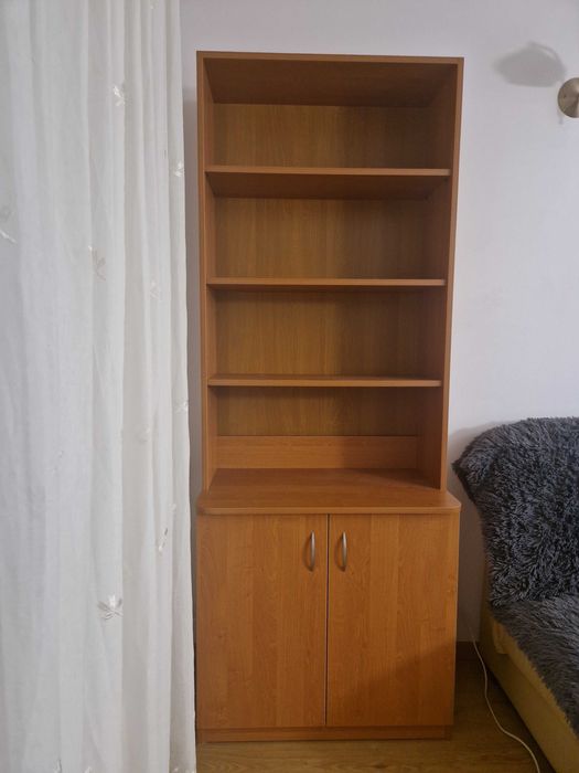 szafka na książki