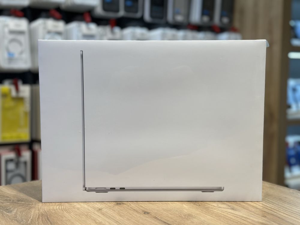 Apple MacBook Air 13 Retina, Starlight, 256GB, 8GB RAM M2 (MLY13)