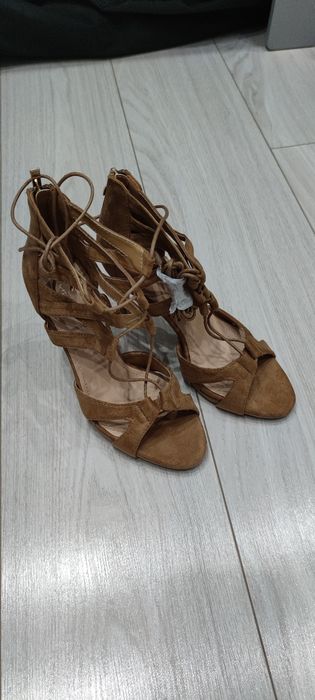 Buty damskie szpilki