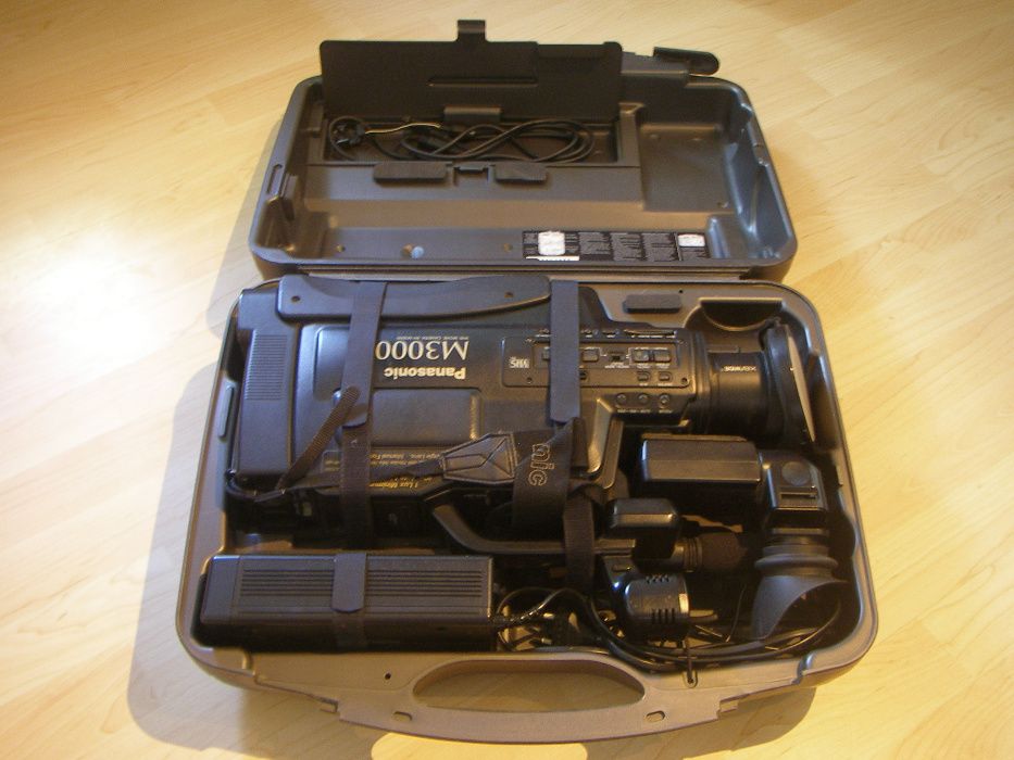 Panasonic HQ VHS PAL MOVIE CAMERA NV-M3000, акумулятор старий, уживана