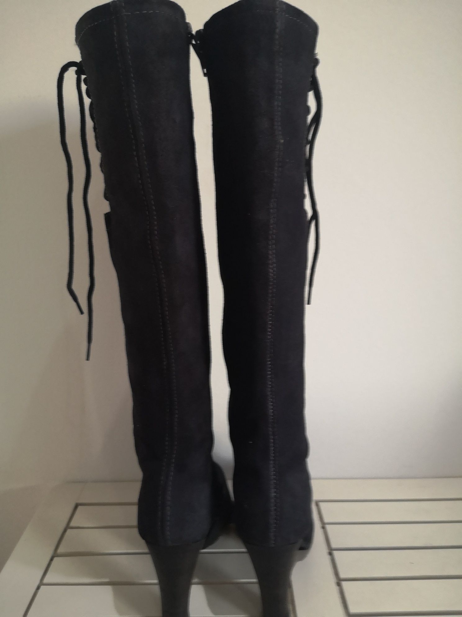 Botas Mango em pele de camurça