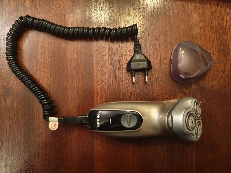 Máquina de Barbear Philips HQ6675