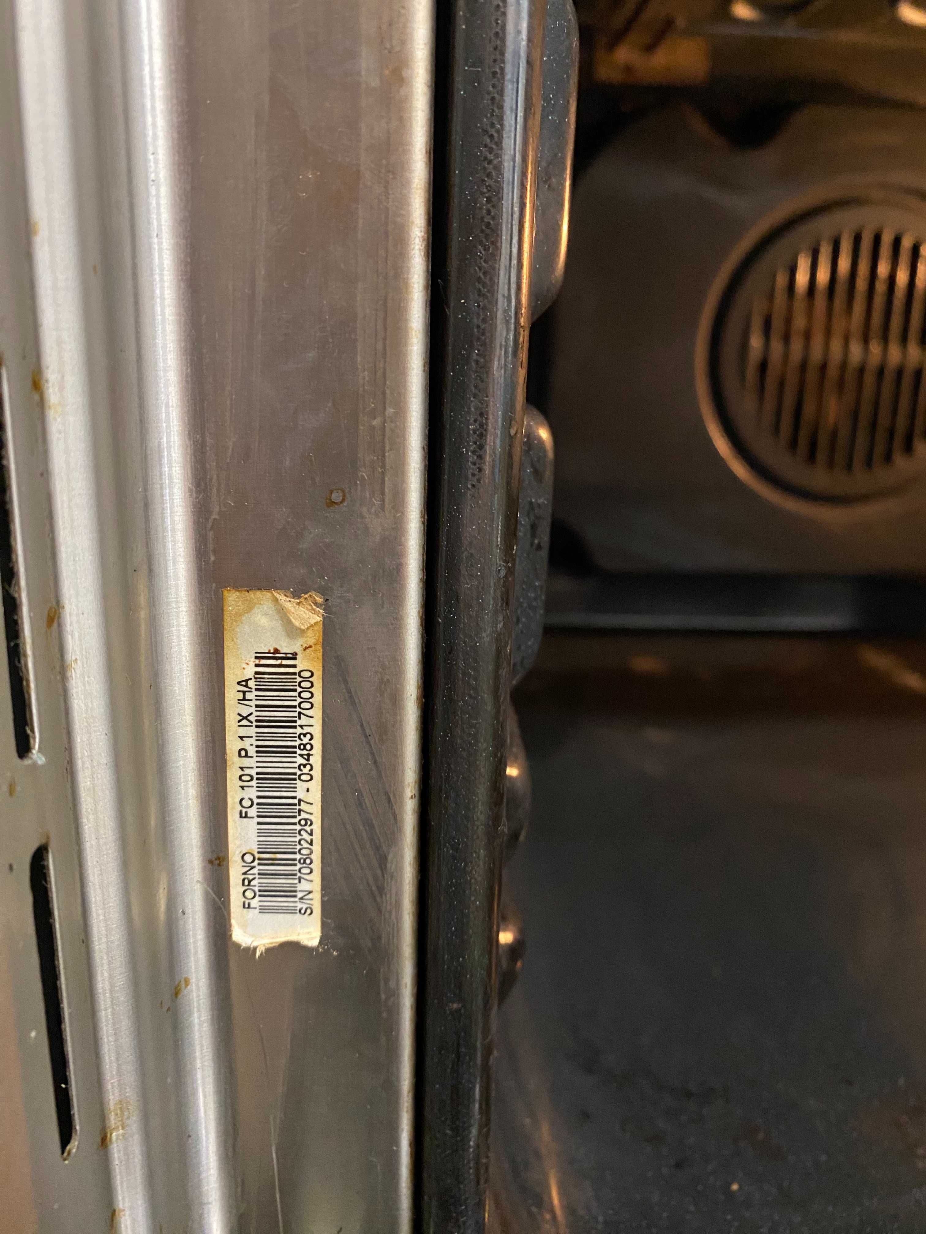 Духовой шкаф Ariston HotPoint, нержавейка, с пиролизом, сенсорное меню