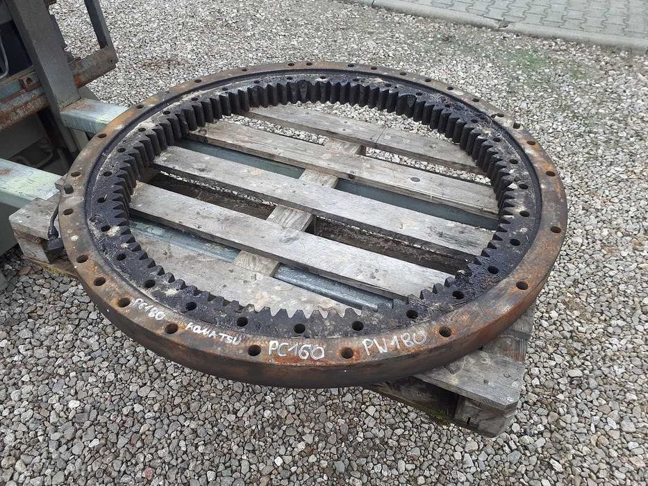 Wieniec Koparka Komatsu PC 180 PW 160 PC Łożysko wieńcowe Obrót