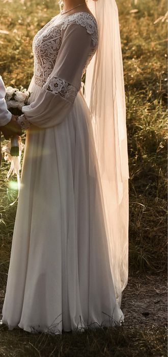 Продам весільну сукню