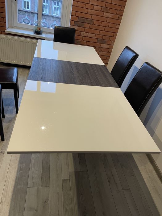 Stół jadalny do salonu wraz krzesłami