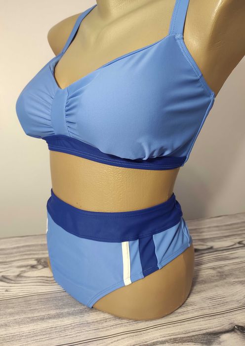 Якісний купальник блакитний високі трусики р.48 бюст С роздільний