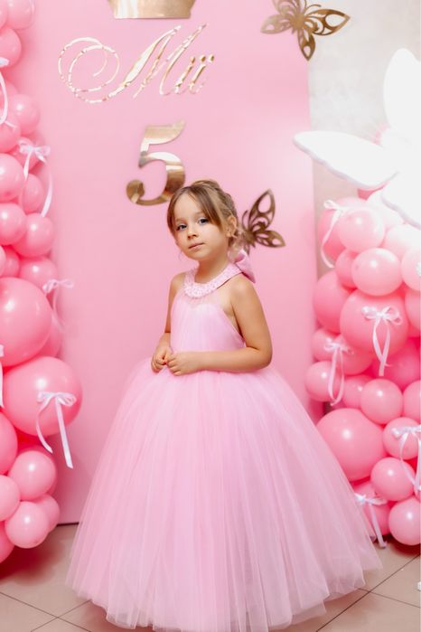 Неймовірна сукня