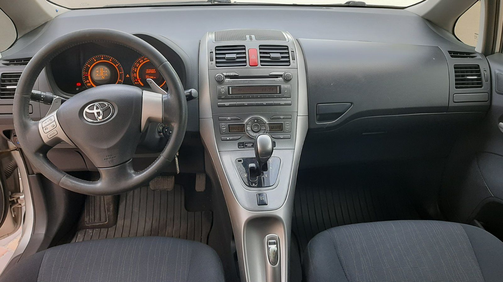 Toyota Auris 1.6 автомат ГАЗ