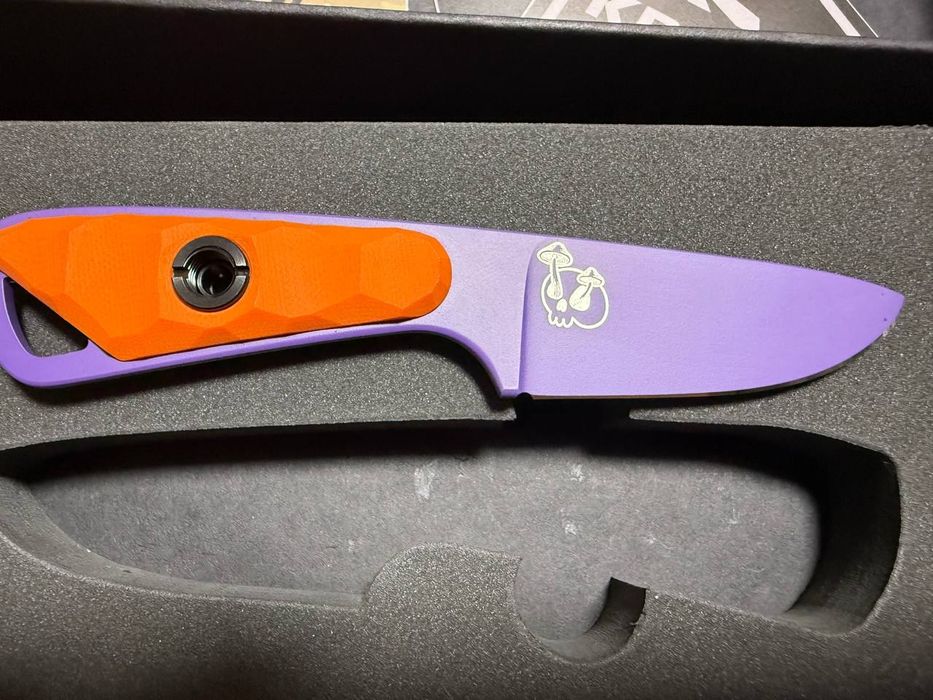 Ніж "поганка" від krava cut