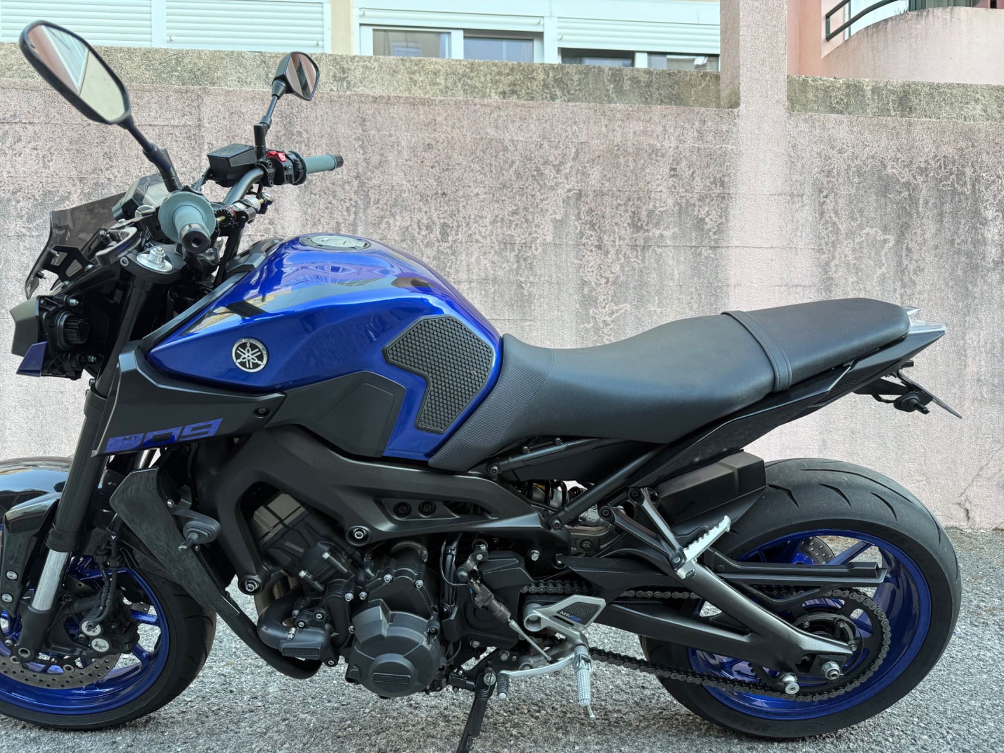 Yamaha MT-09 como nova