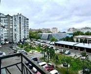 Обжита новобудова. Кухня-студія. Пасічна