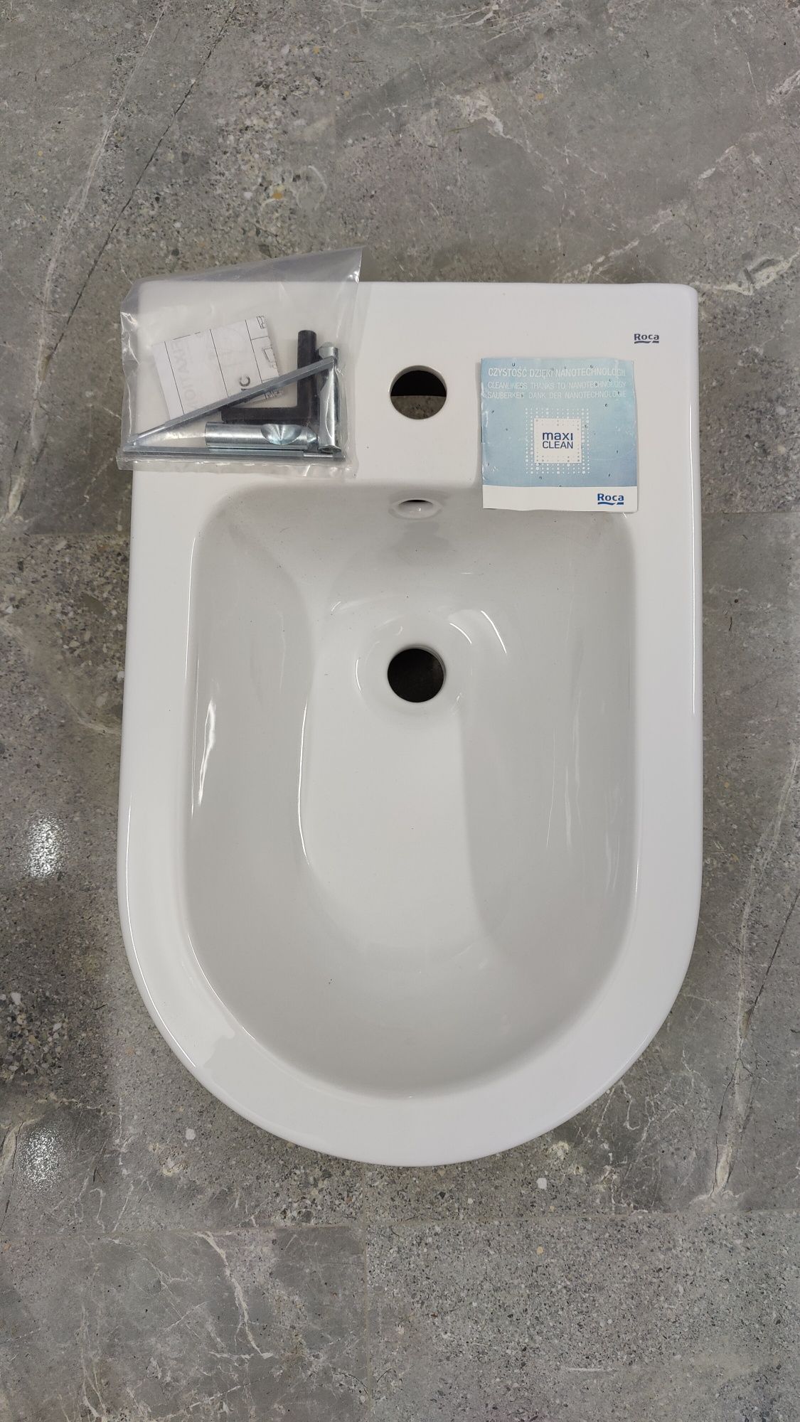 Nowy bidet Roca Inspira Round Maxi Clean