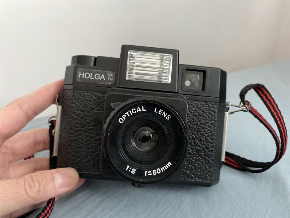 Aparat fotograficzny Holga model 120FN