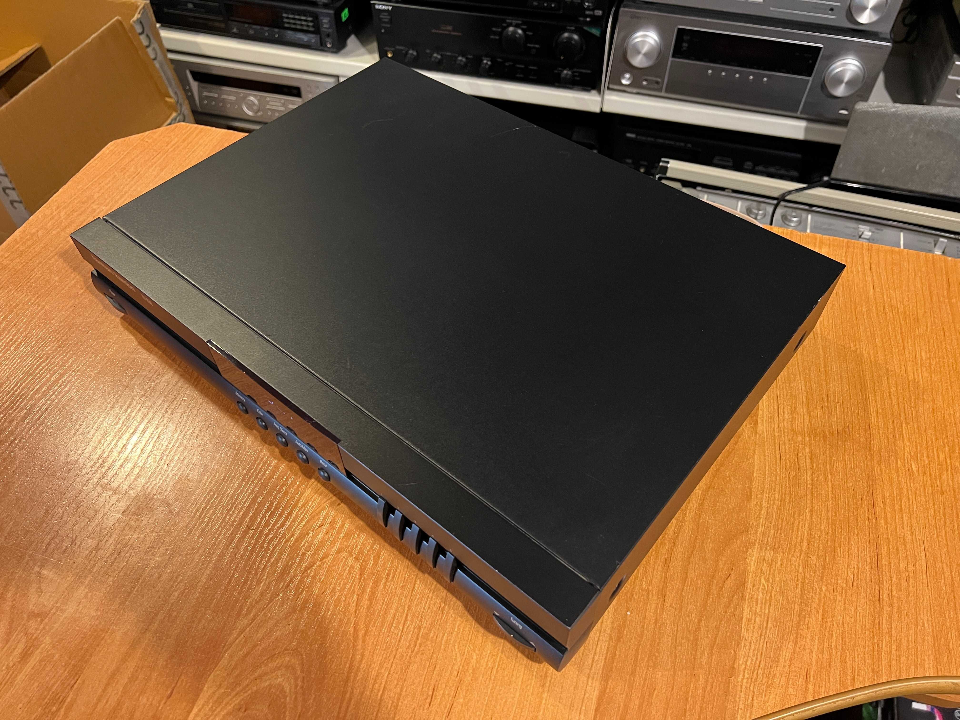 Tuner radowy Harman/Kardon TU-930 Audio Room