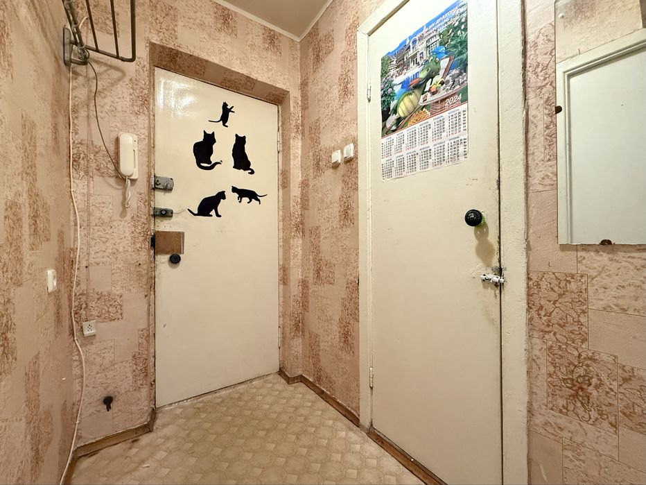 Продаж 1 кім квартири Лісний,Поповича Космонавта,18