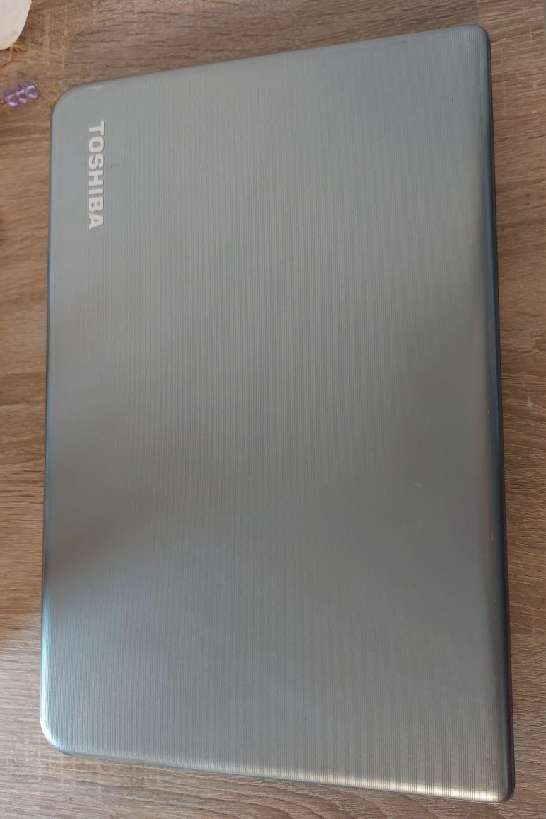 Laptop Toshiba 17,3", Windows 10