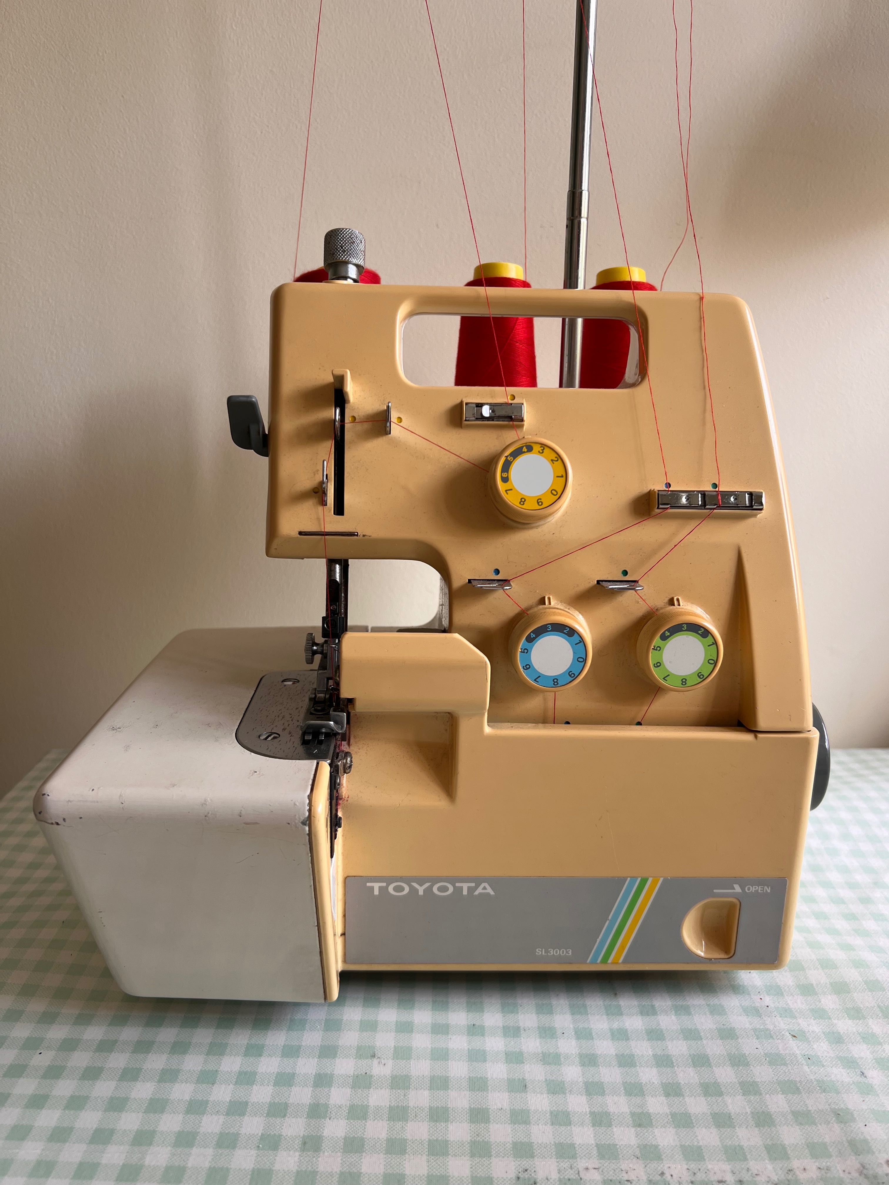 Maquina Costura Overlock/Overloque Toyota SL3003