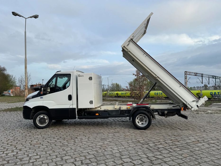 Iveco Daily 35C15 3.0 HPI 150 KM Wywrotka  Hak 3.5T DMC 3.5T 1 ręka Skrzynia narzędziowa Bliźniak