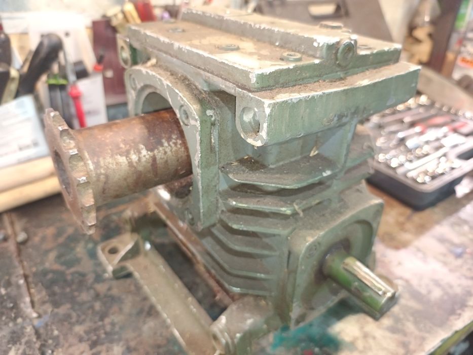 Продам редуктор 1ч80 1:20