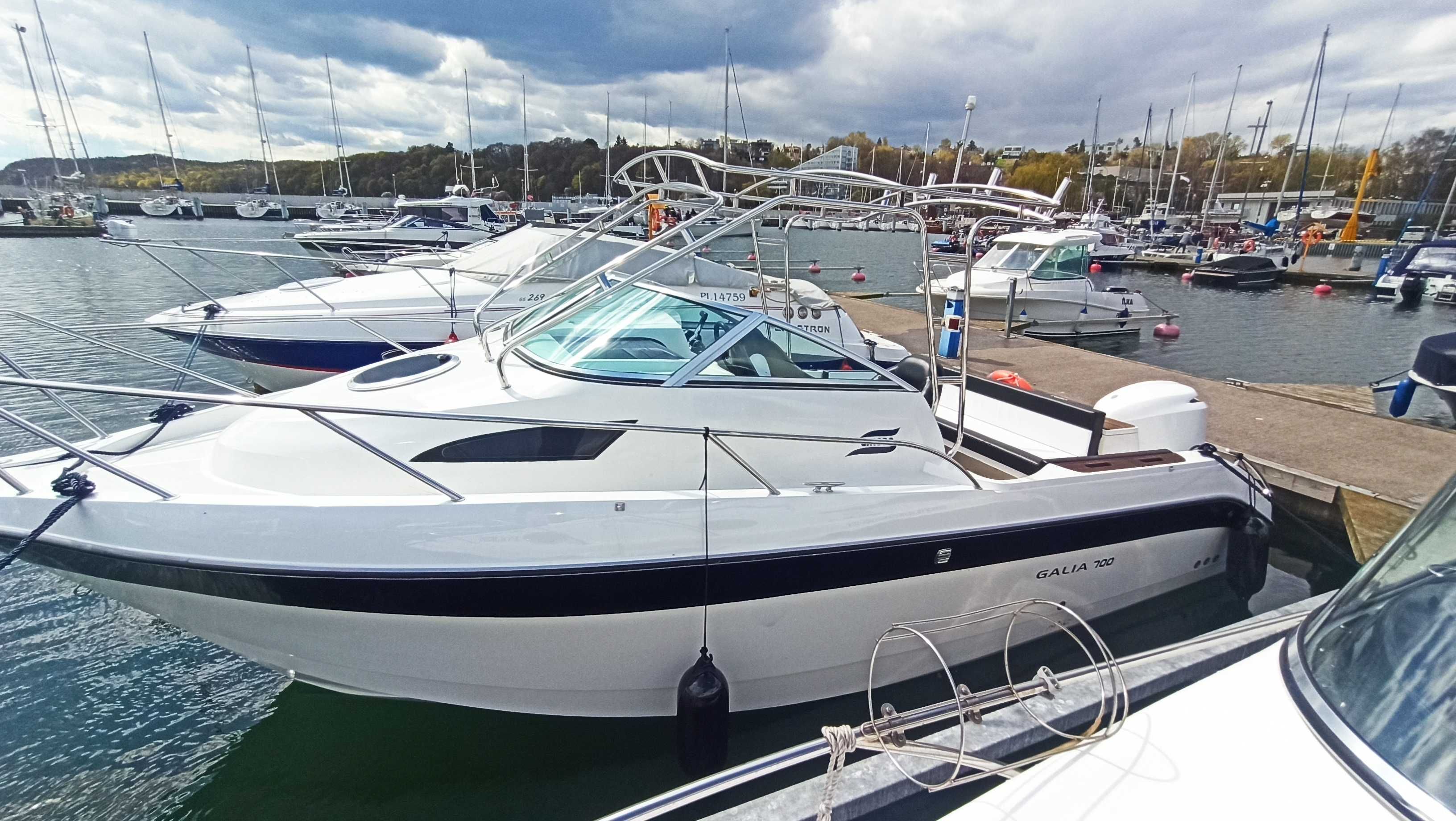 Sun sail Czarter łodzi motorowej motorówka Galeon, Gdynia Sopot Gdańsk