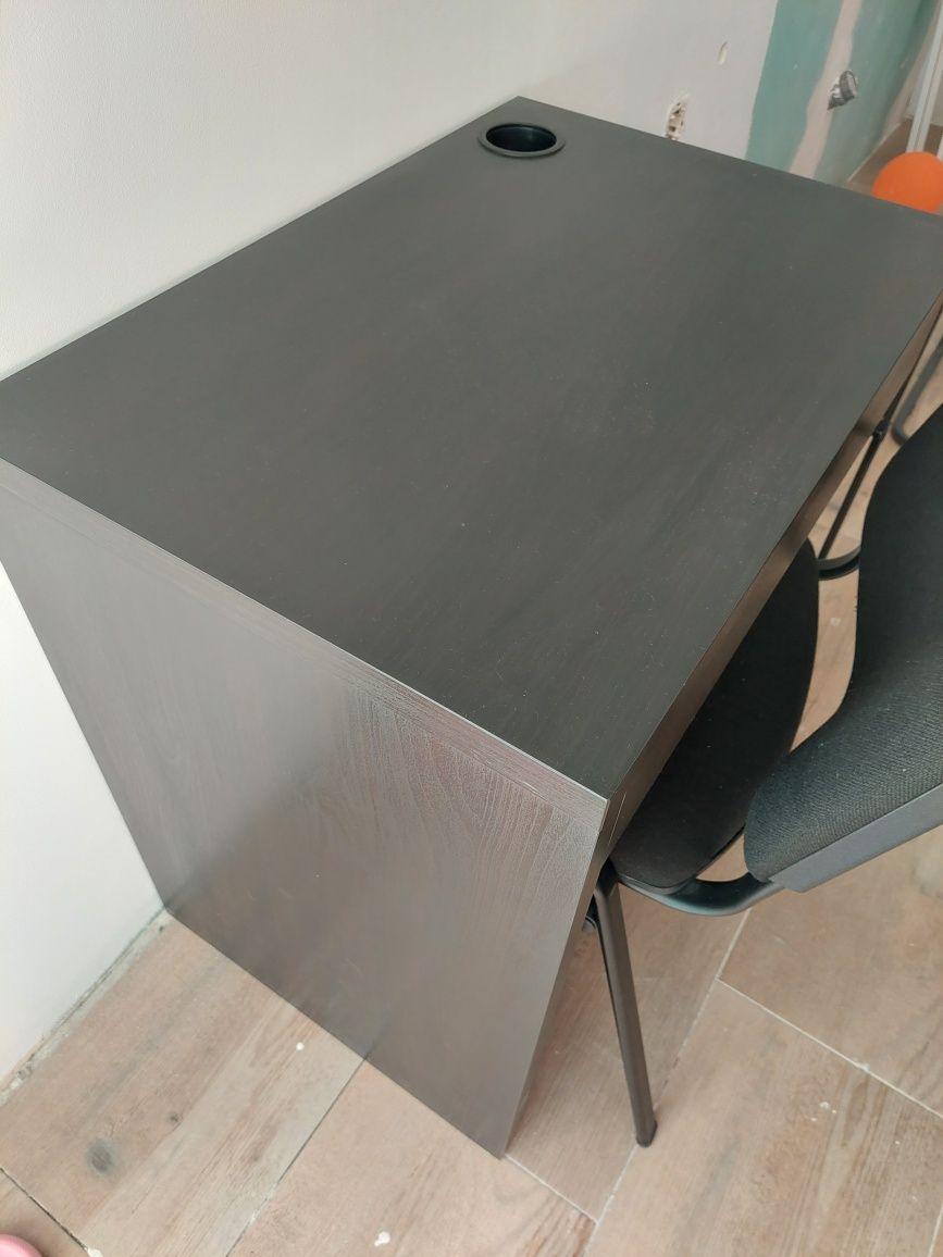 Secretária Ikea praticamente nova