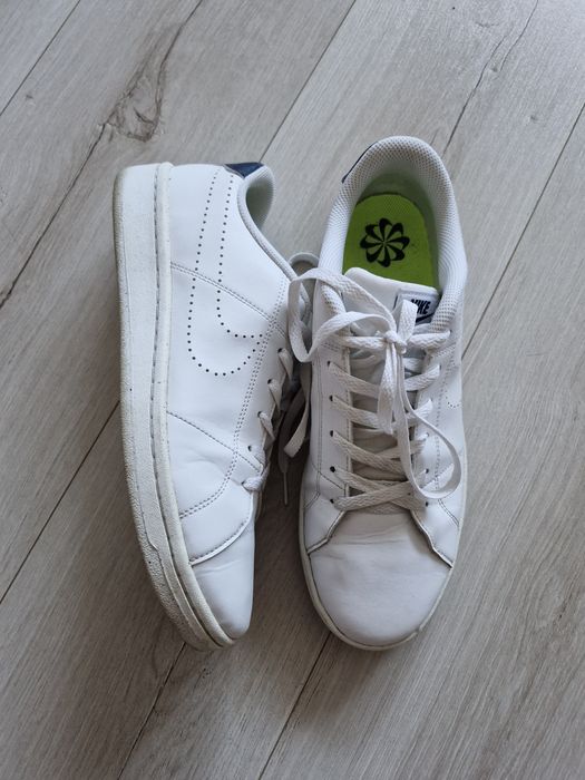 Кеди білі шкіряні Nike !