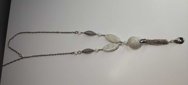 Biżuteria Długi naszyjnik kamienie ze sprężynkami
