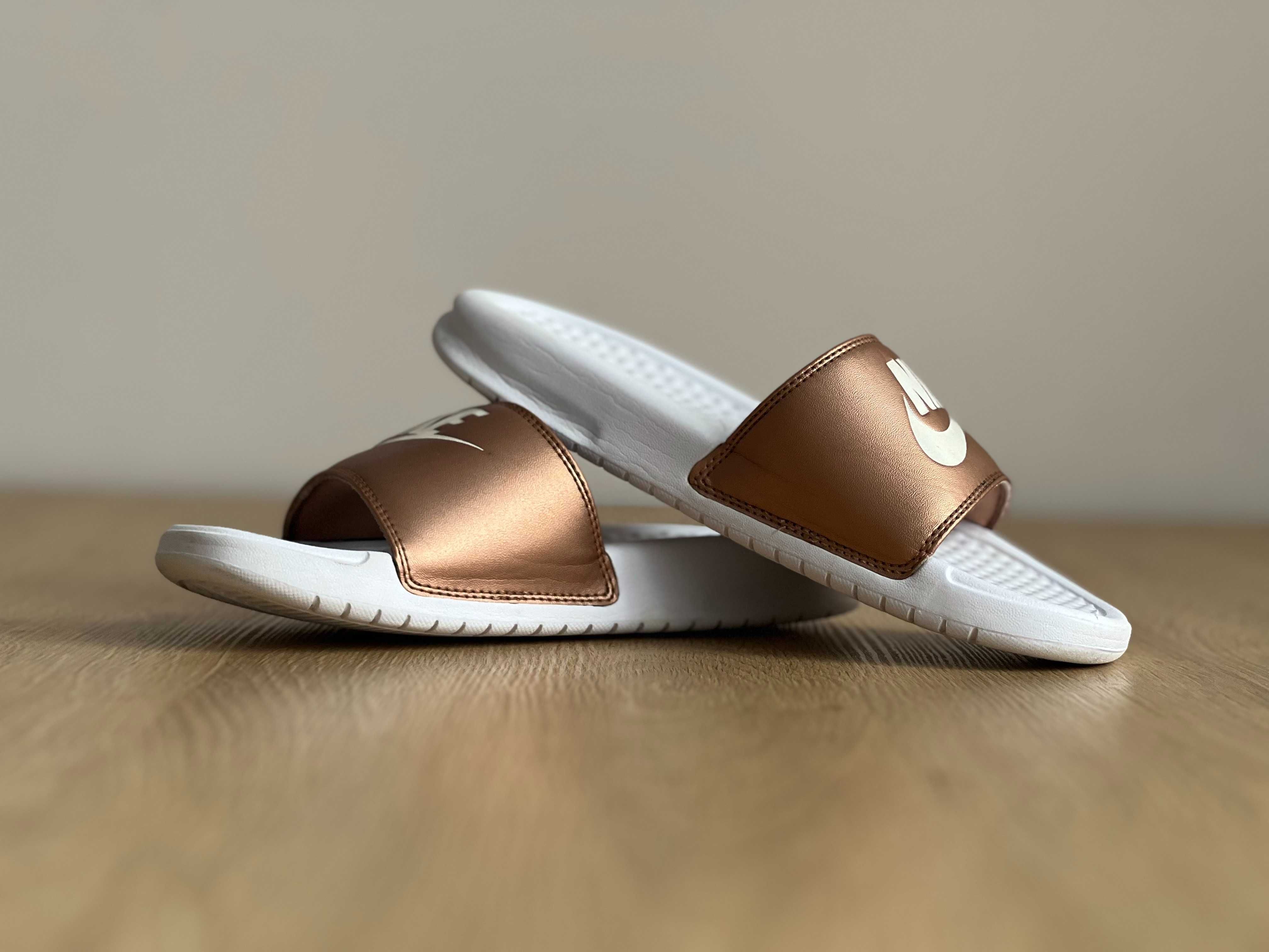 Жіночі шльопки nike benassi jdi, (р. 35)